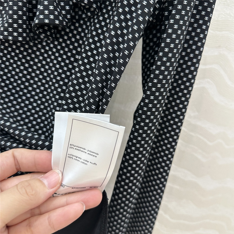 Ch**el logo bottoming top