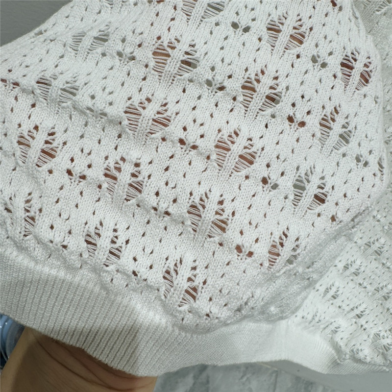 l0vis Vvtt0n lv off-shoulder knitted skirt