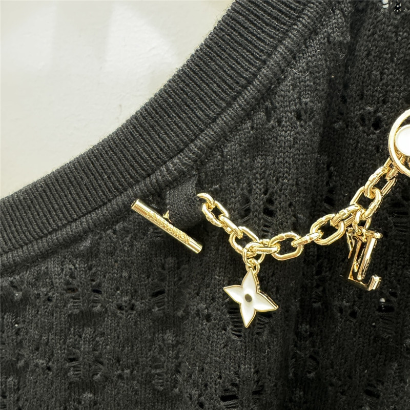 l0vis Vvtt0n lv off-shoulder knitted skirt