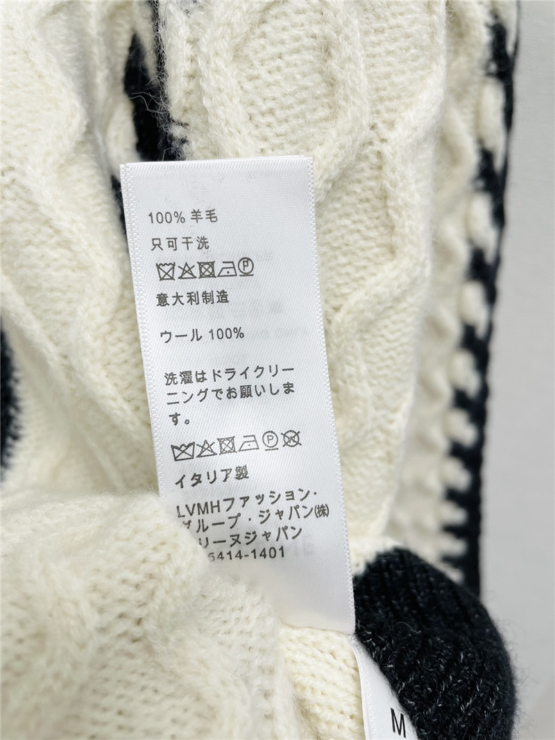 Ce1i*e stand collar cardigan