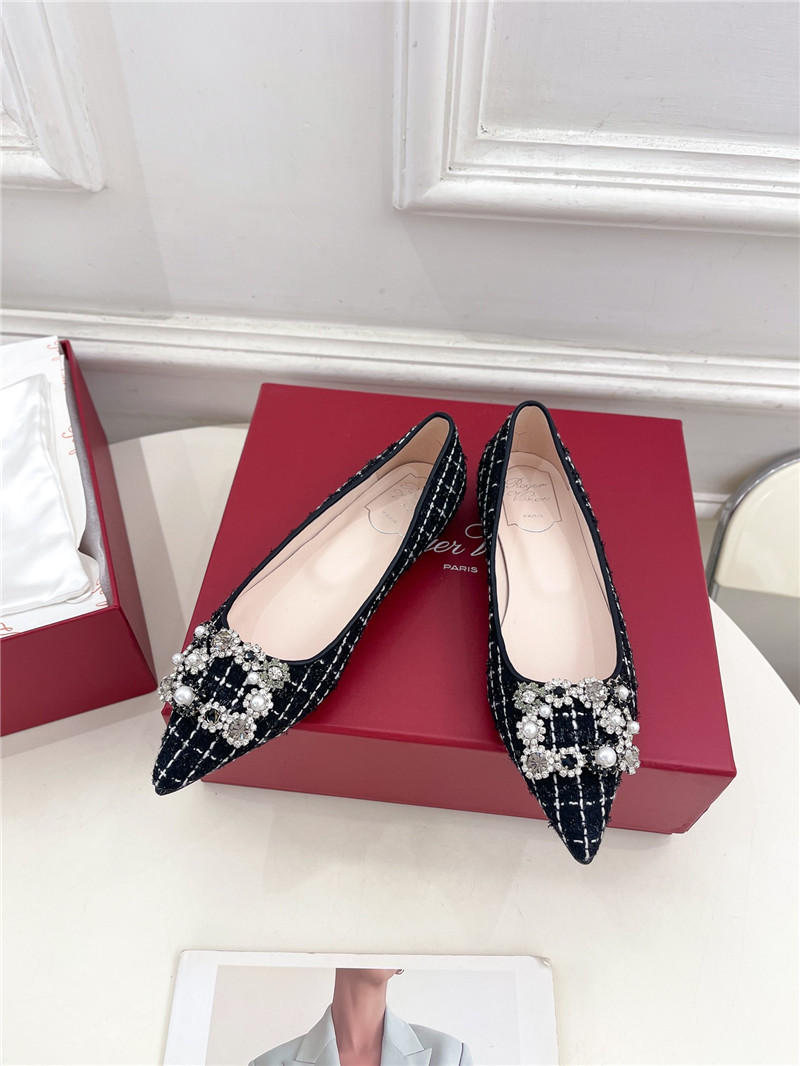 Roger Vivier Efflorescence Flats in Black Tweed