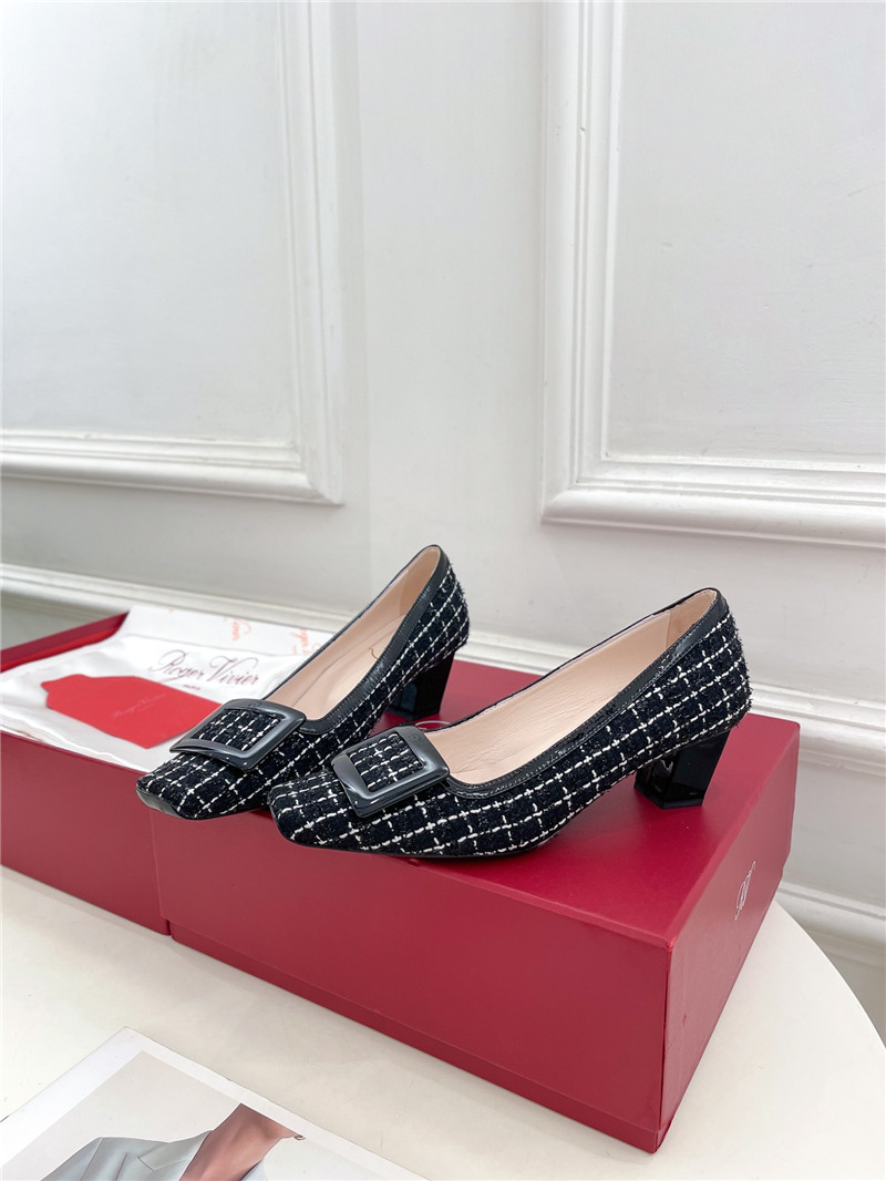 Roger Vivier Belle Vivier Pumps 4.5cm Black Patent Fabric