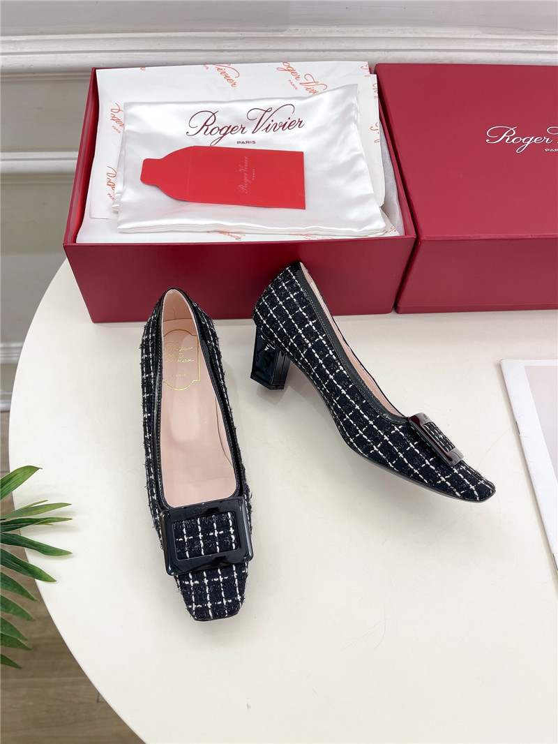 Roger Vivier Belle Vivier Pumps 4.5cm Black Patent Fabric
