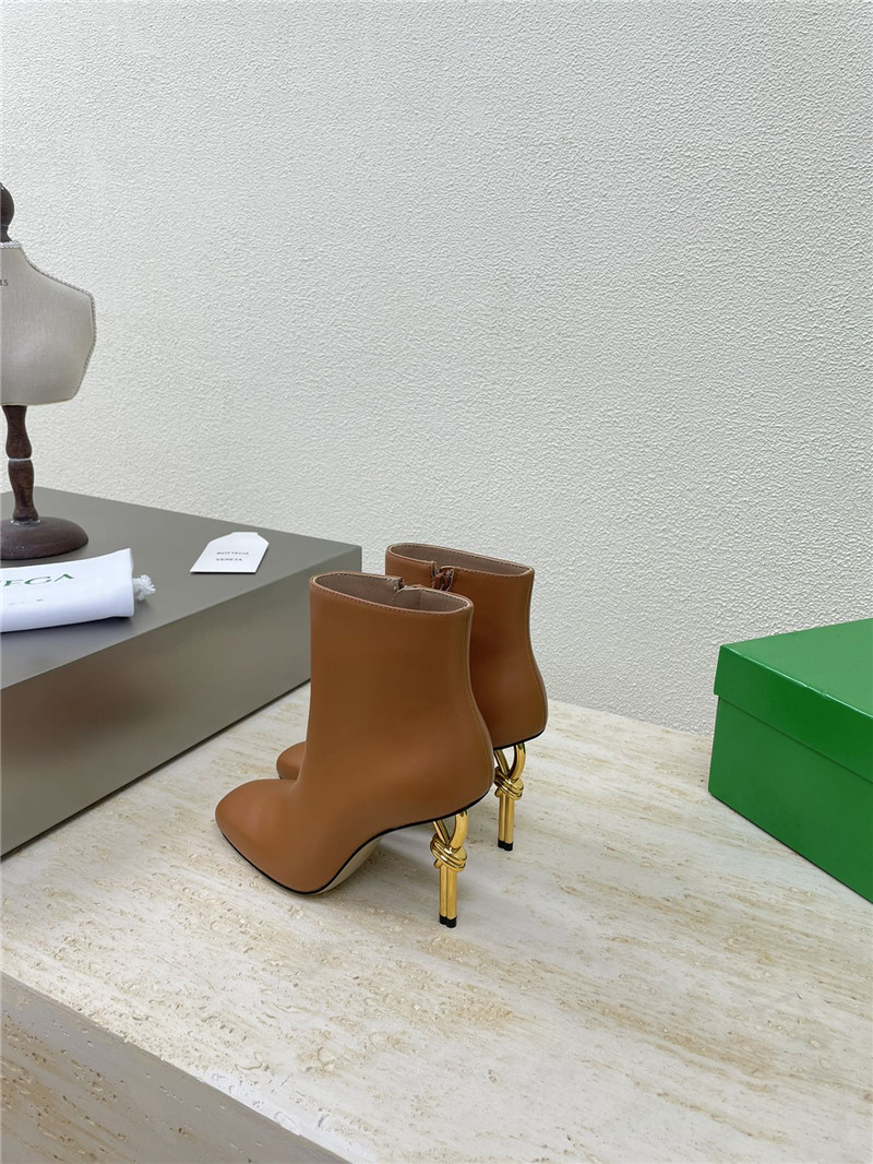 b0tt*ga Ven*ta brown sculpted heel ankle boots