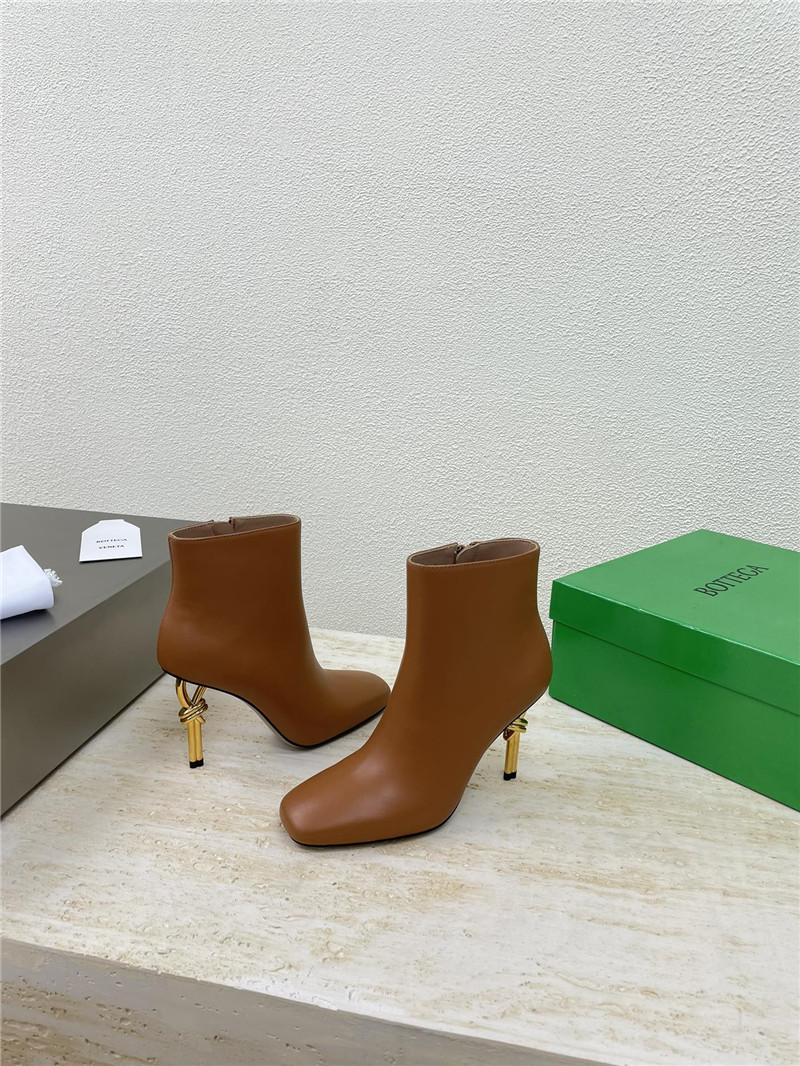 b0tt*ga Ven*ta brown sculpted heel ankle boots