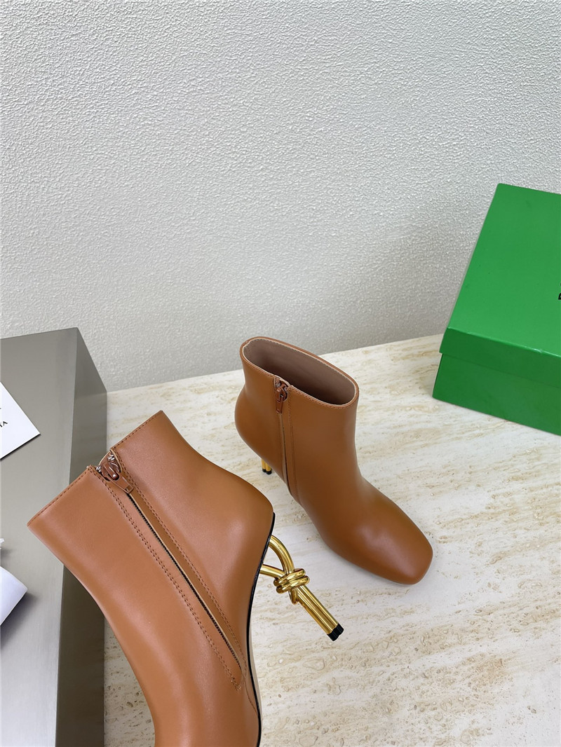 b0tt*ga Ven*ta brown sculpted heel ankle boots