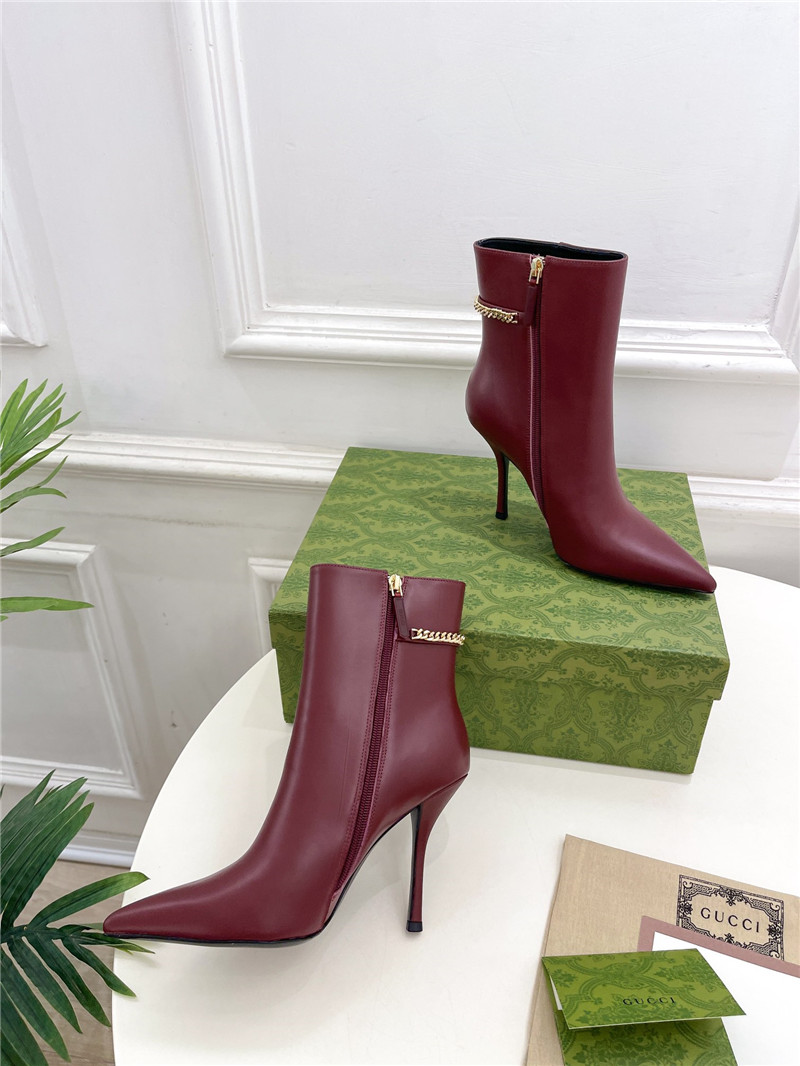 Gvc*1 women’s signoria ankle boots in burgundy