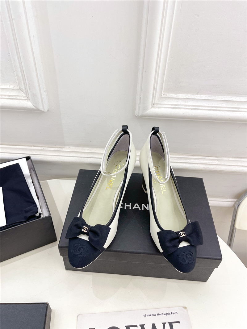 Ch**el bow mary jane heel pumps in white calfskin