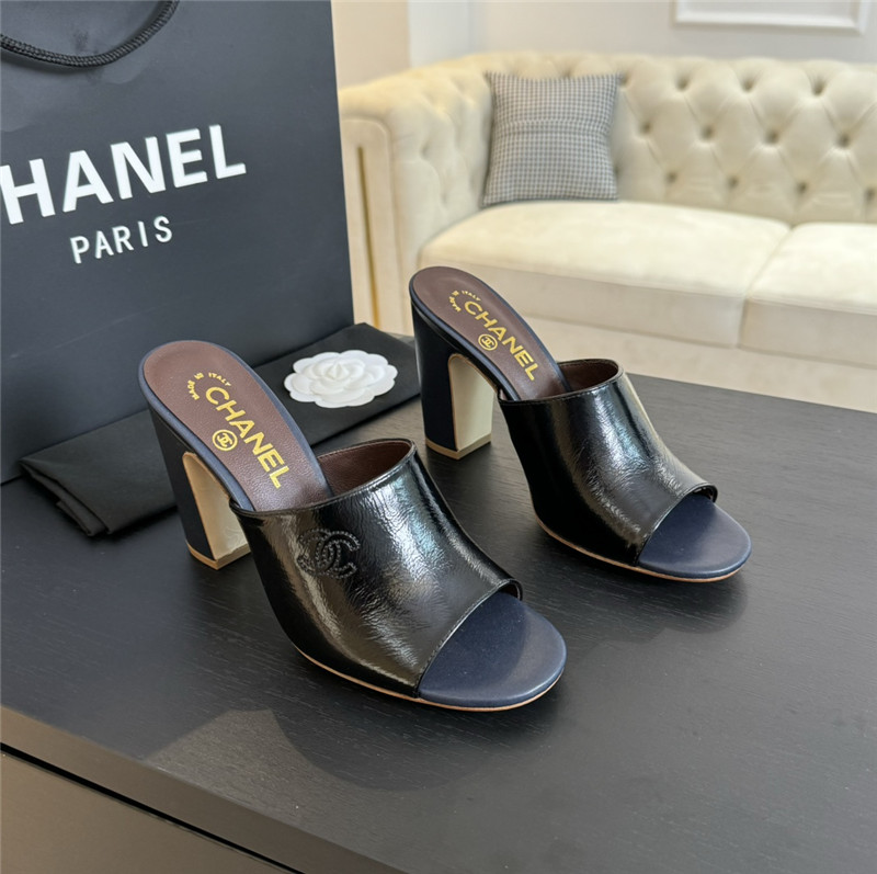 Ch**el black pattern chunky heel mule sandals