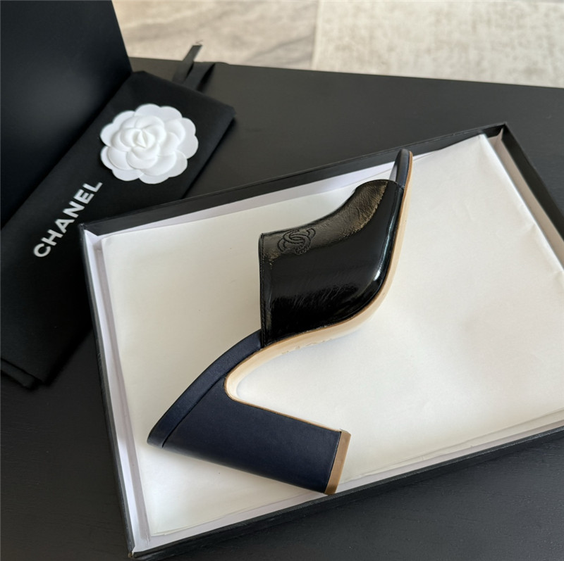 Ch**el black pattern chunky heel mule sandals