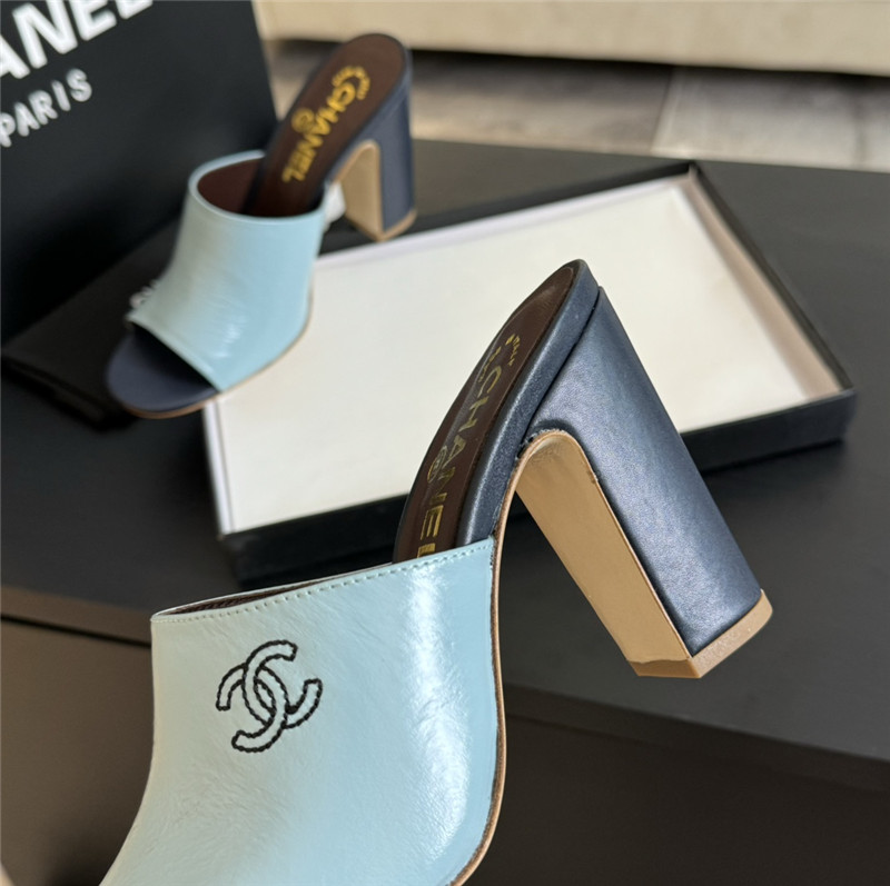 Ch**el blue pattern chunky heel mule sandals