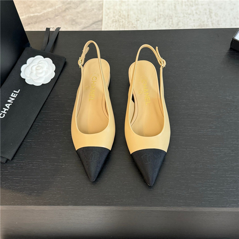 Ch**el flat slingbacks in beige/black calfskin