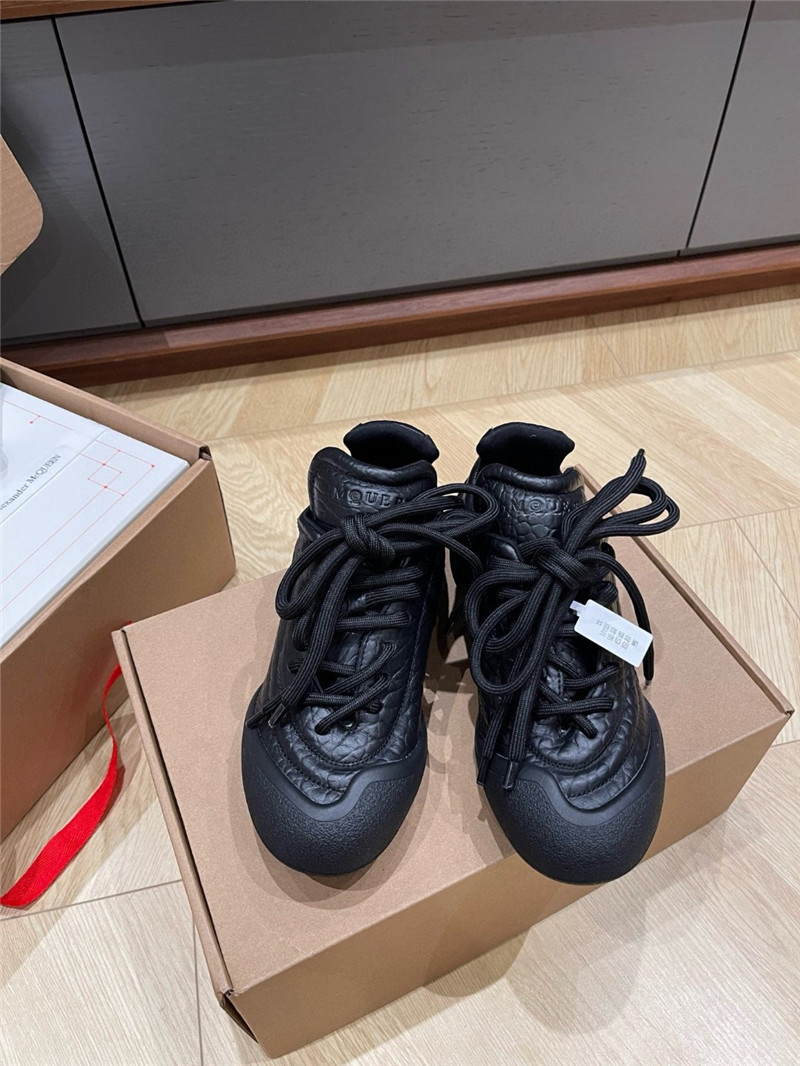 a1exa*der Mcqv*en flexion sneakers black