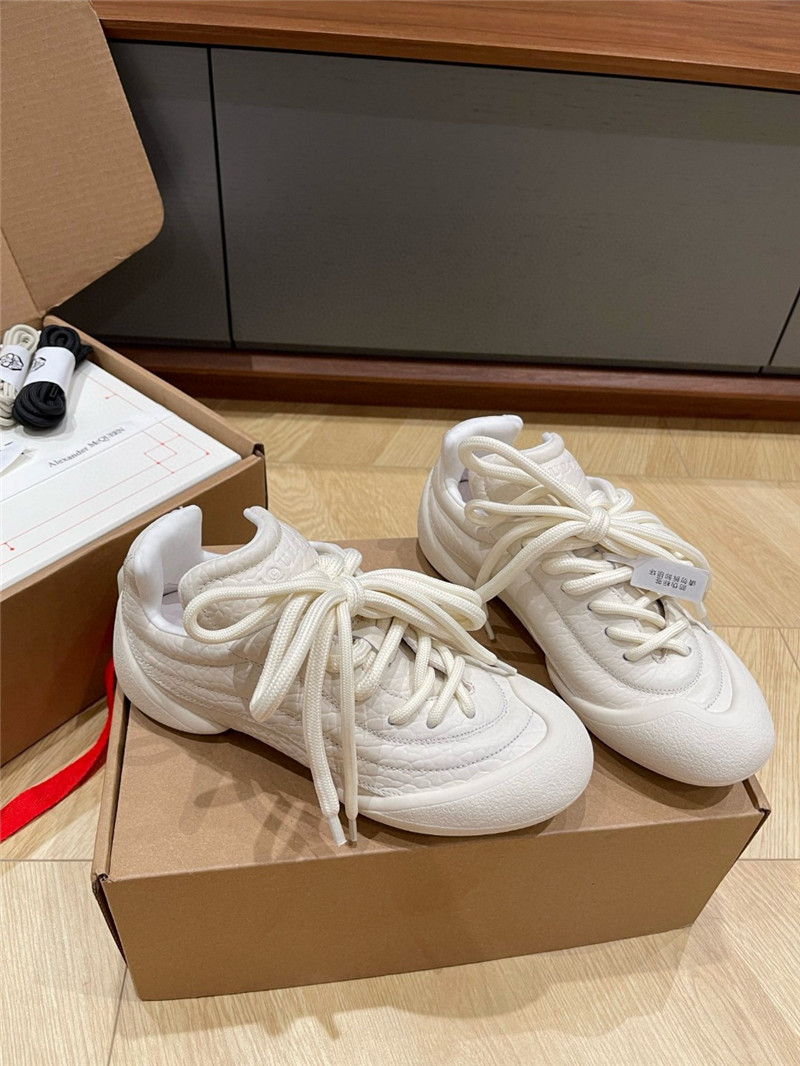 a1exa*der Mcqv*en flexion sneakers white