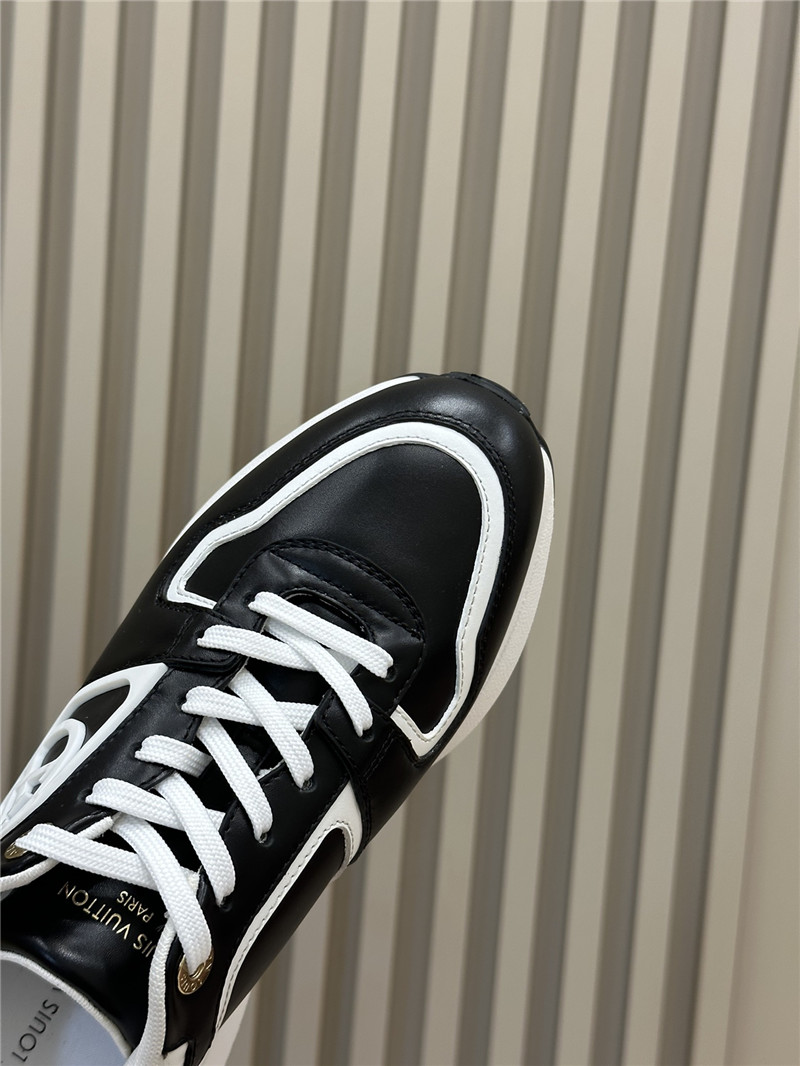 l0vis Vvtt0n neo run away sneakers black