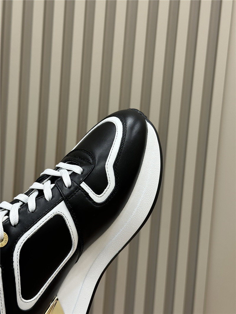 l0vis Vvtt0n neo run away sneakers black