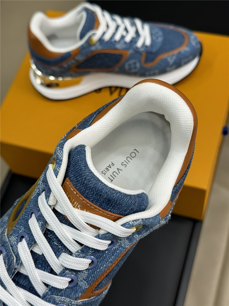 l0vis Vvtt0n lv neo run away trainers