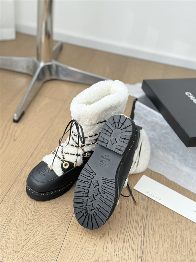 Ch**el white calfskin wool snow boots