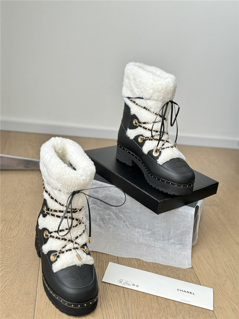 Ch**el white calfskin wool snow boots
