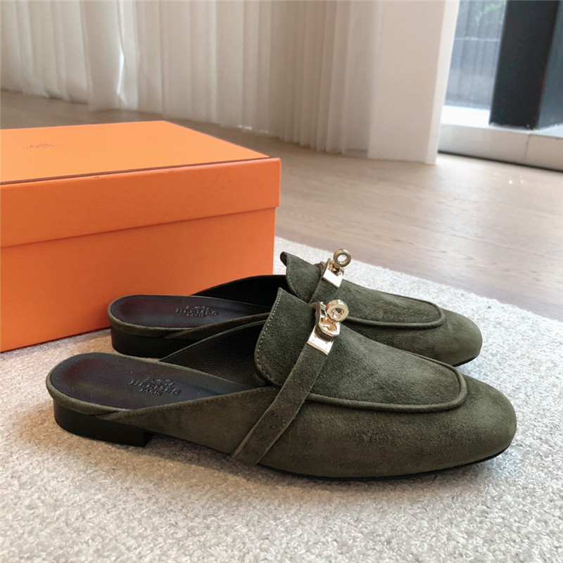 H**me5 kelly buckle oz mule in vert forêt suede