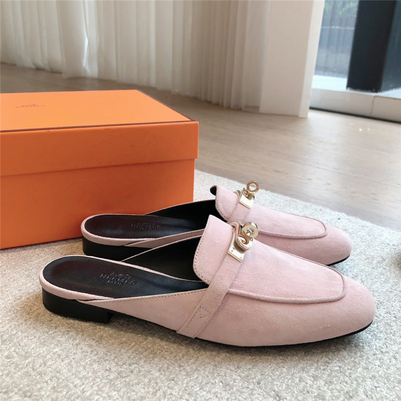 H**me5 kelly buckle oz mule in baby pink suede