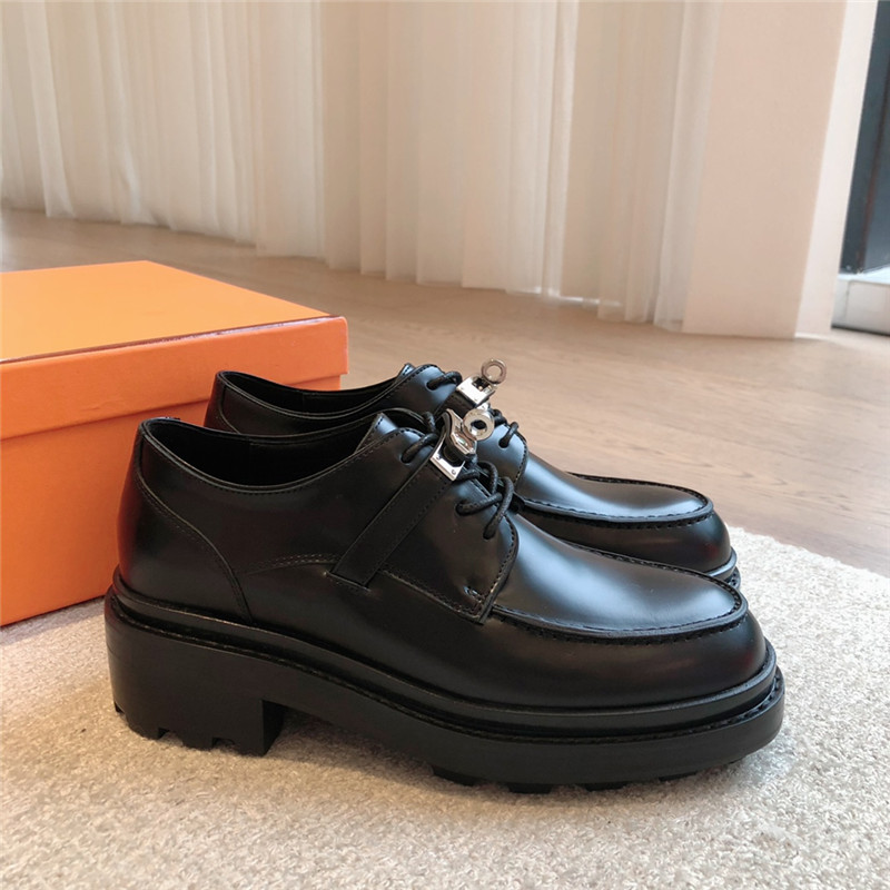 H**me5 first oxford shoe in black calfskin