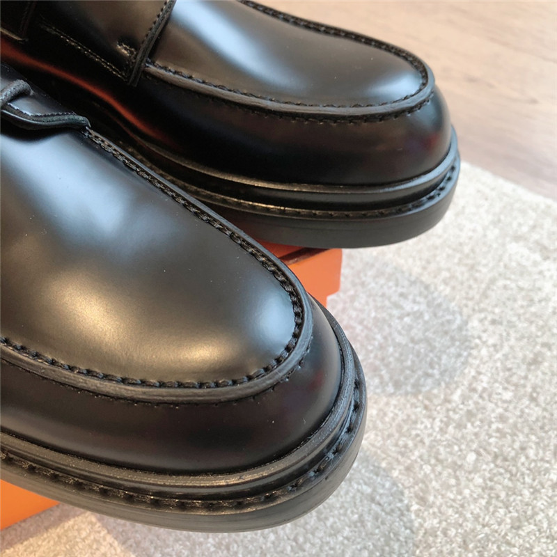 H**me5 first oxford shoe in black calfskin