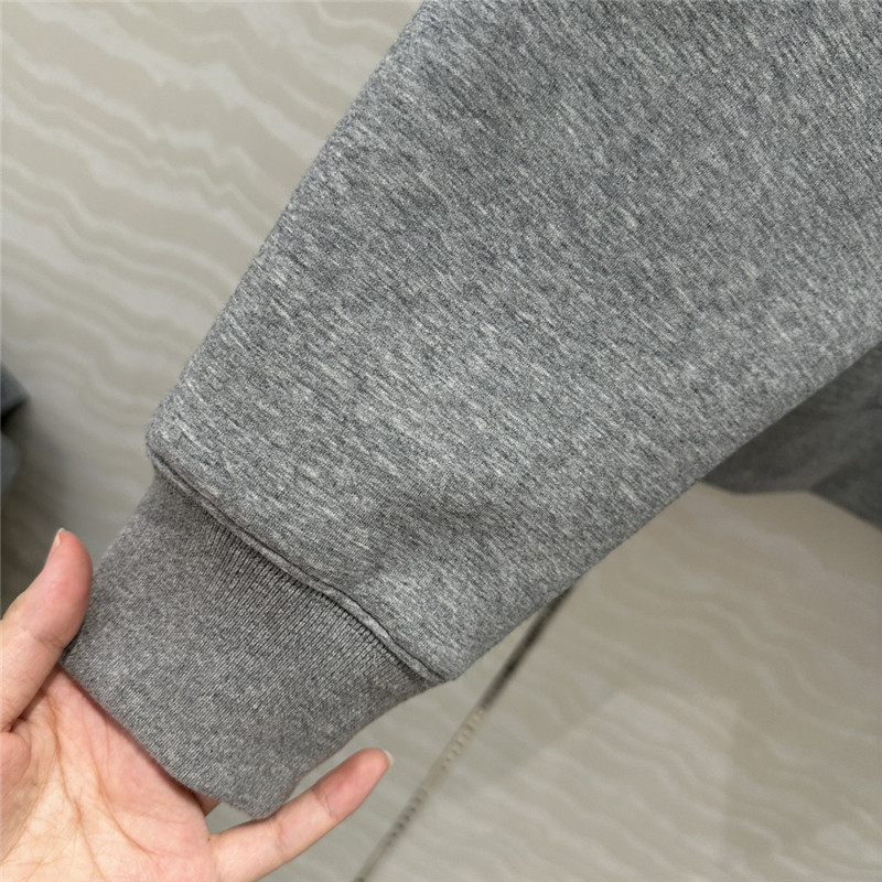 Gvc*1 logo-embossed gray sweatshirt