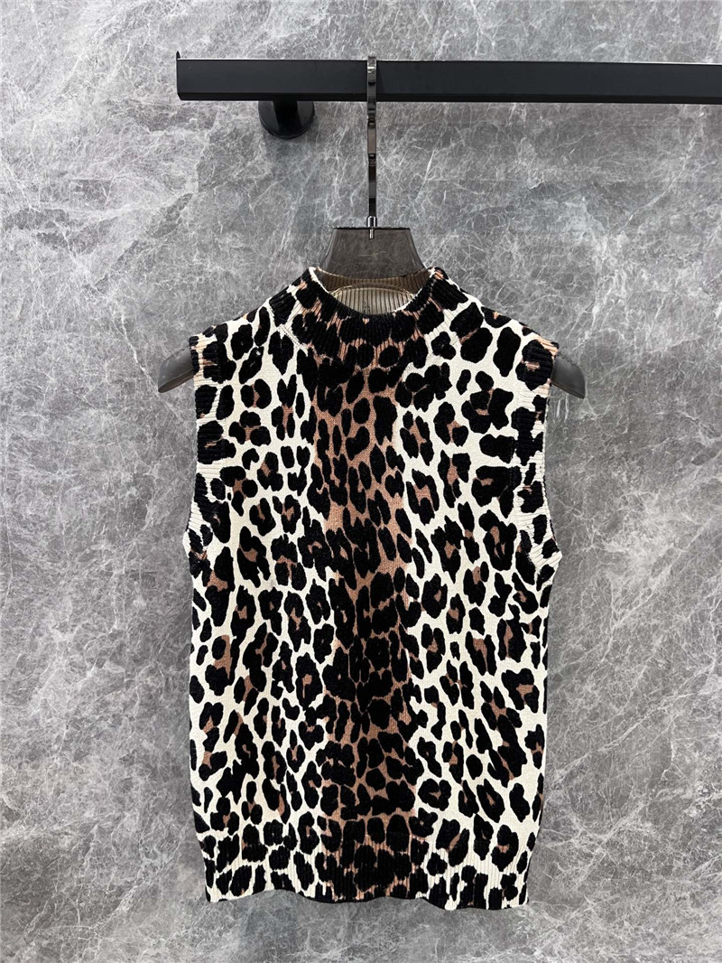 Ce1i*e turtleneck leopard sweater vest