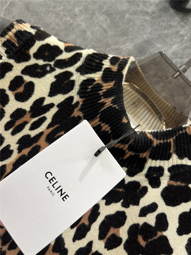 Ce1i*e turtleneck leopard sweater vest