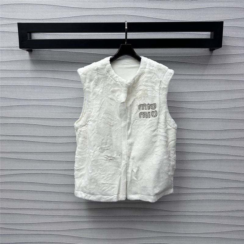M1um1u vest