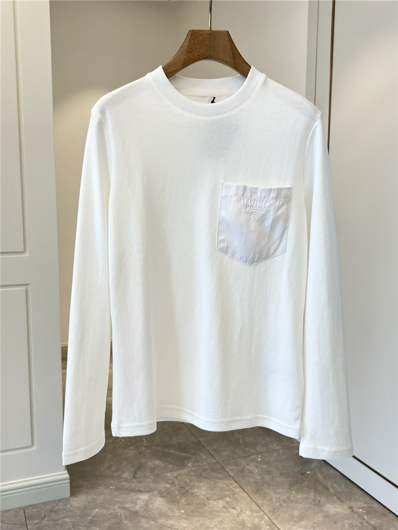 Pra*a solid color t-shirt