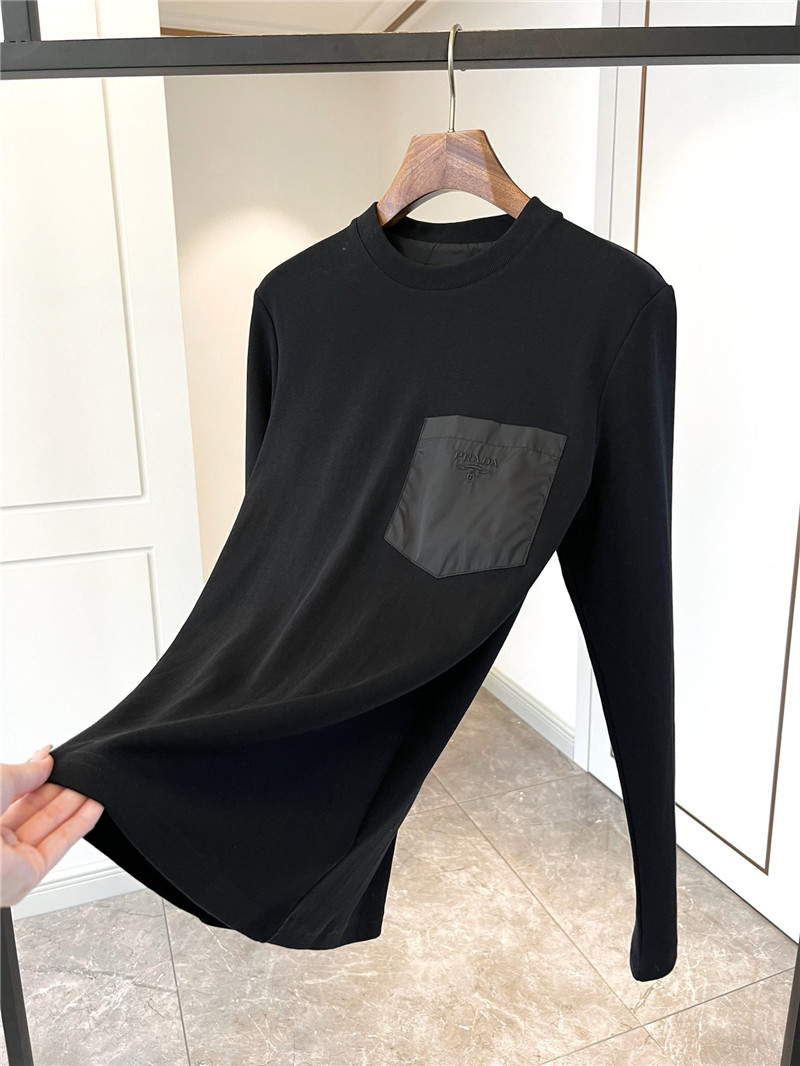 Pra*a solid color t-shirt