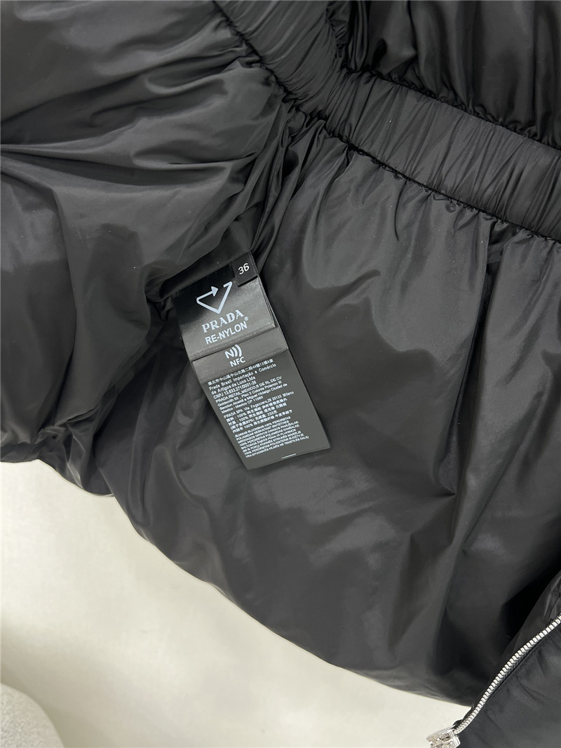 Pra*a white goose down