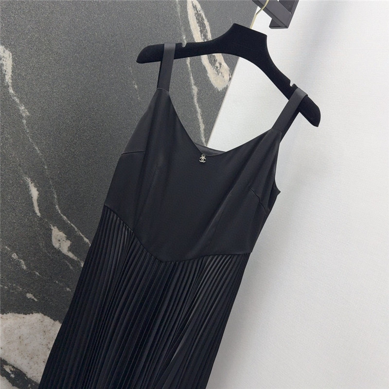 Ch**el v-neck suspender pleated dress