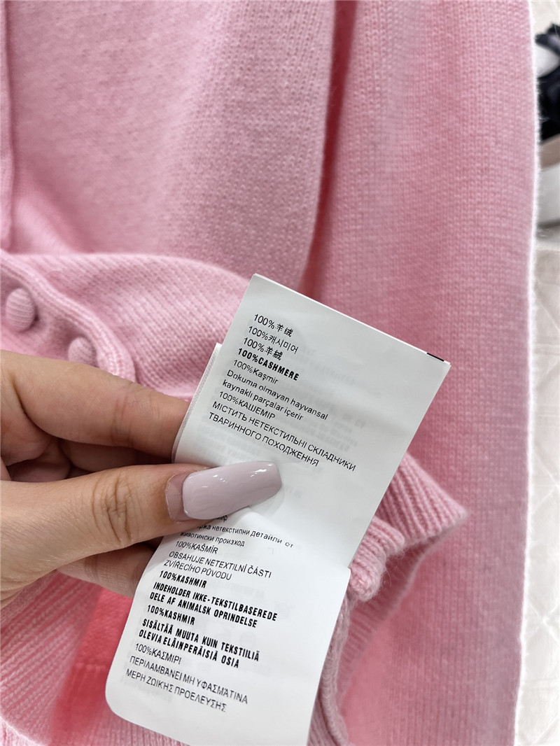 Pra*a crewneck button cardigan in pink