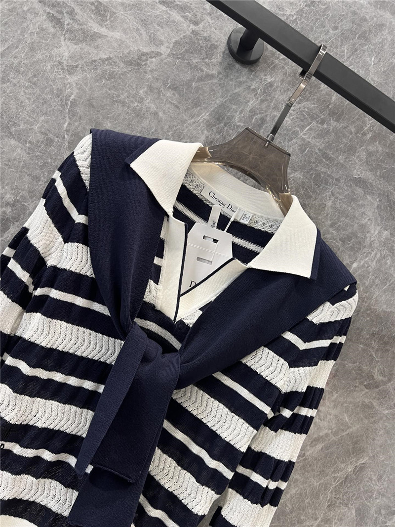 D10r sailor collar and bow sweater
