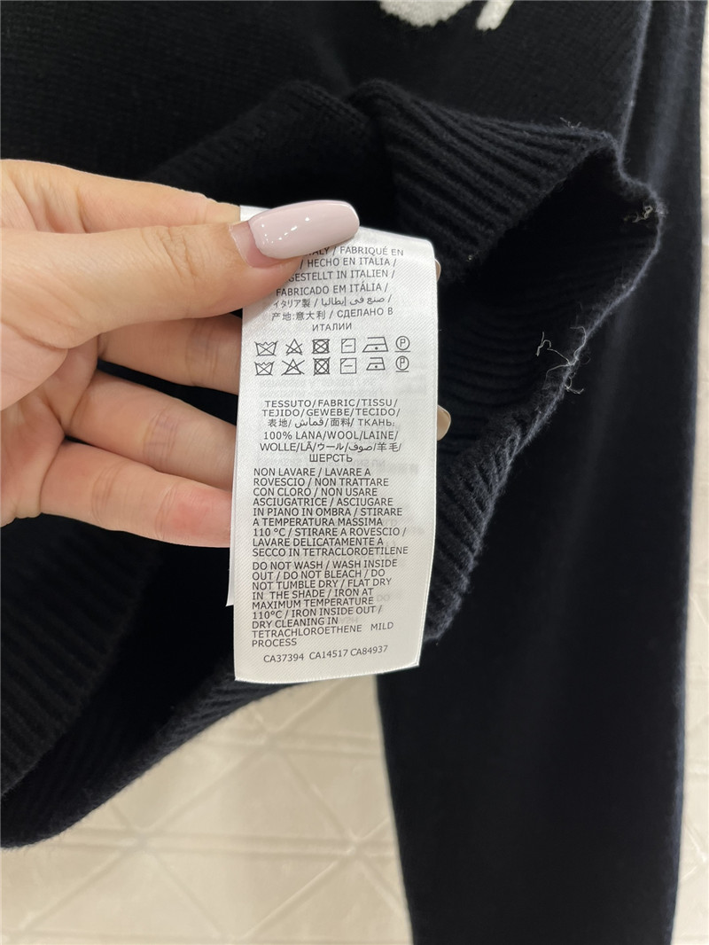 Gvc*1 logo intarsia wool jumper