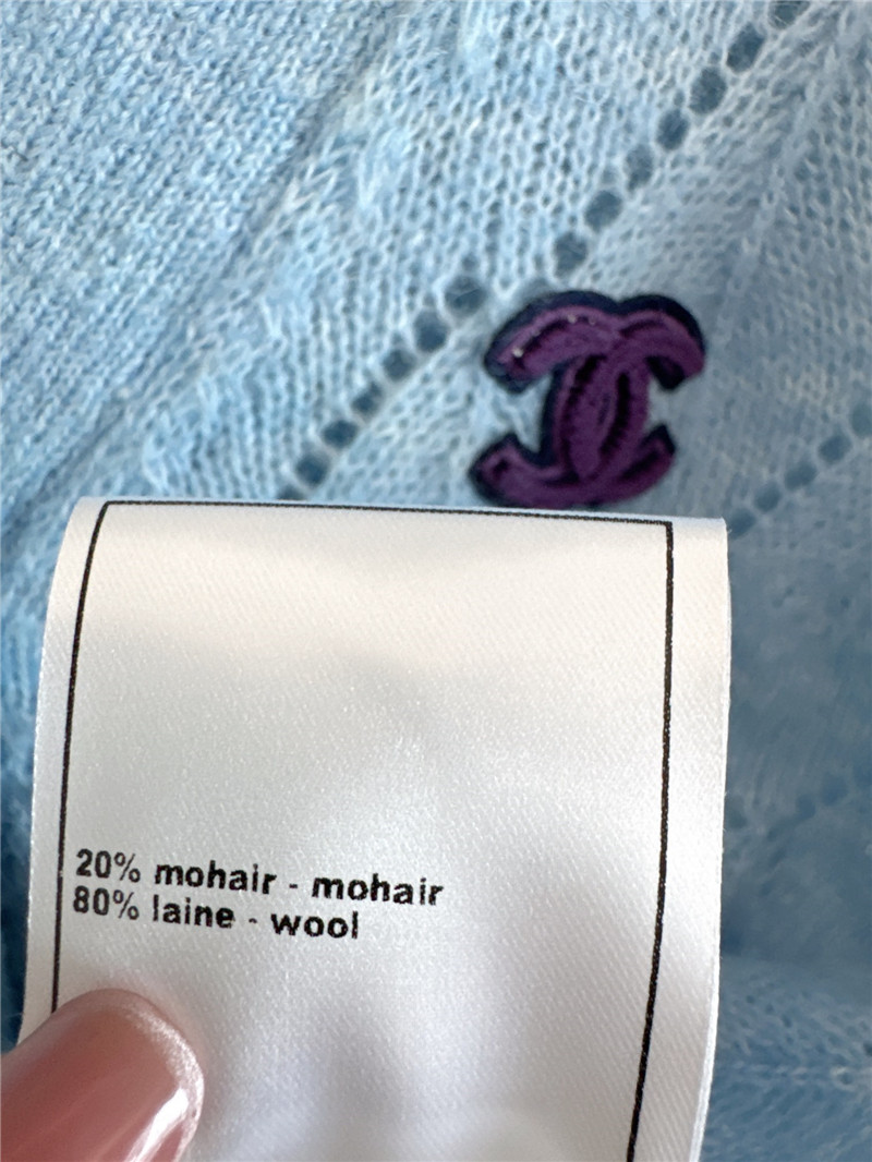 ch**el crop hollow D1am0nd cardigan in blue