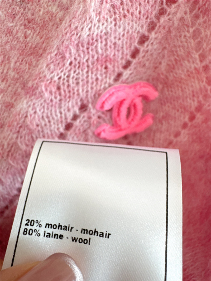 ch**el crop hollow D1am0nd cardigan in pink