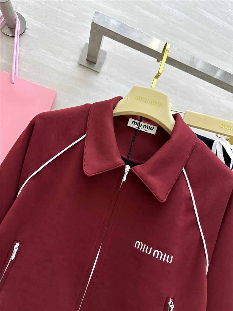 M1um1u sports suit