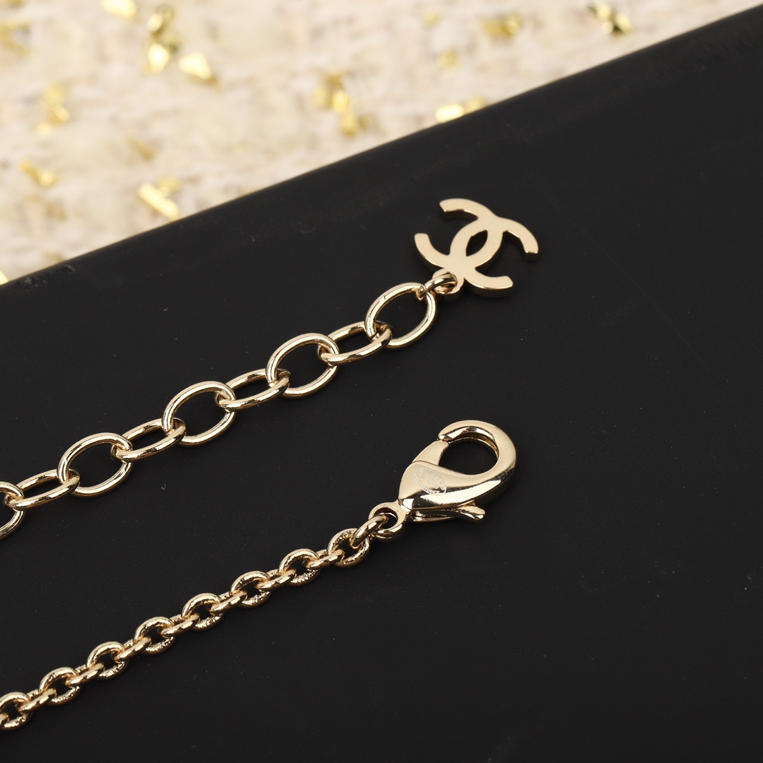 Ch**el camellia necklace