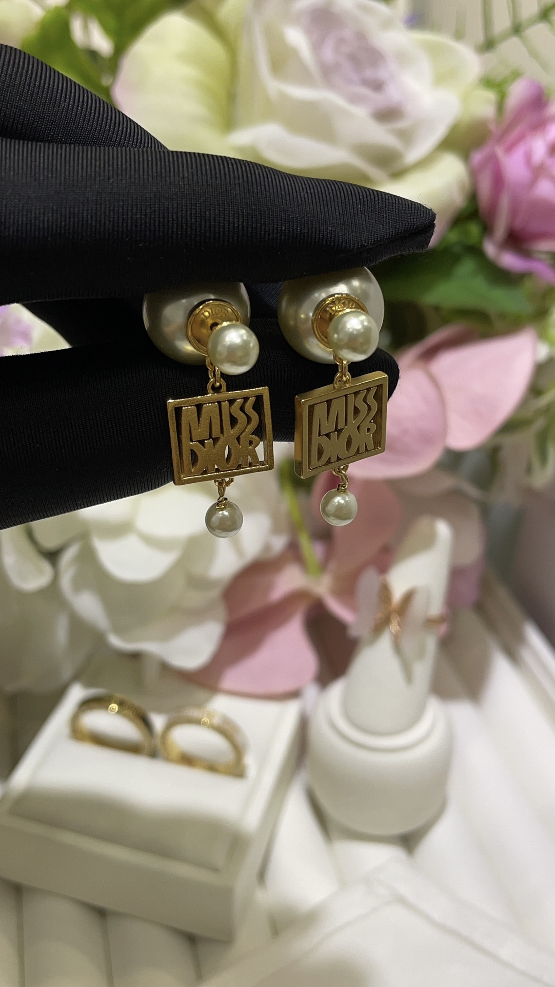 D10r letter square bead earrings