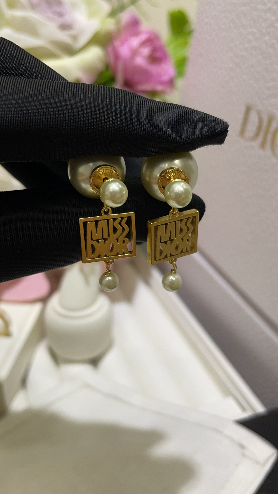 D10r letter square bead earrings