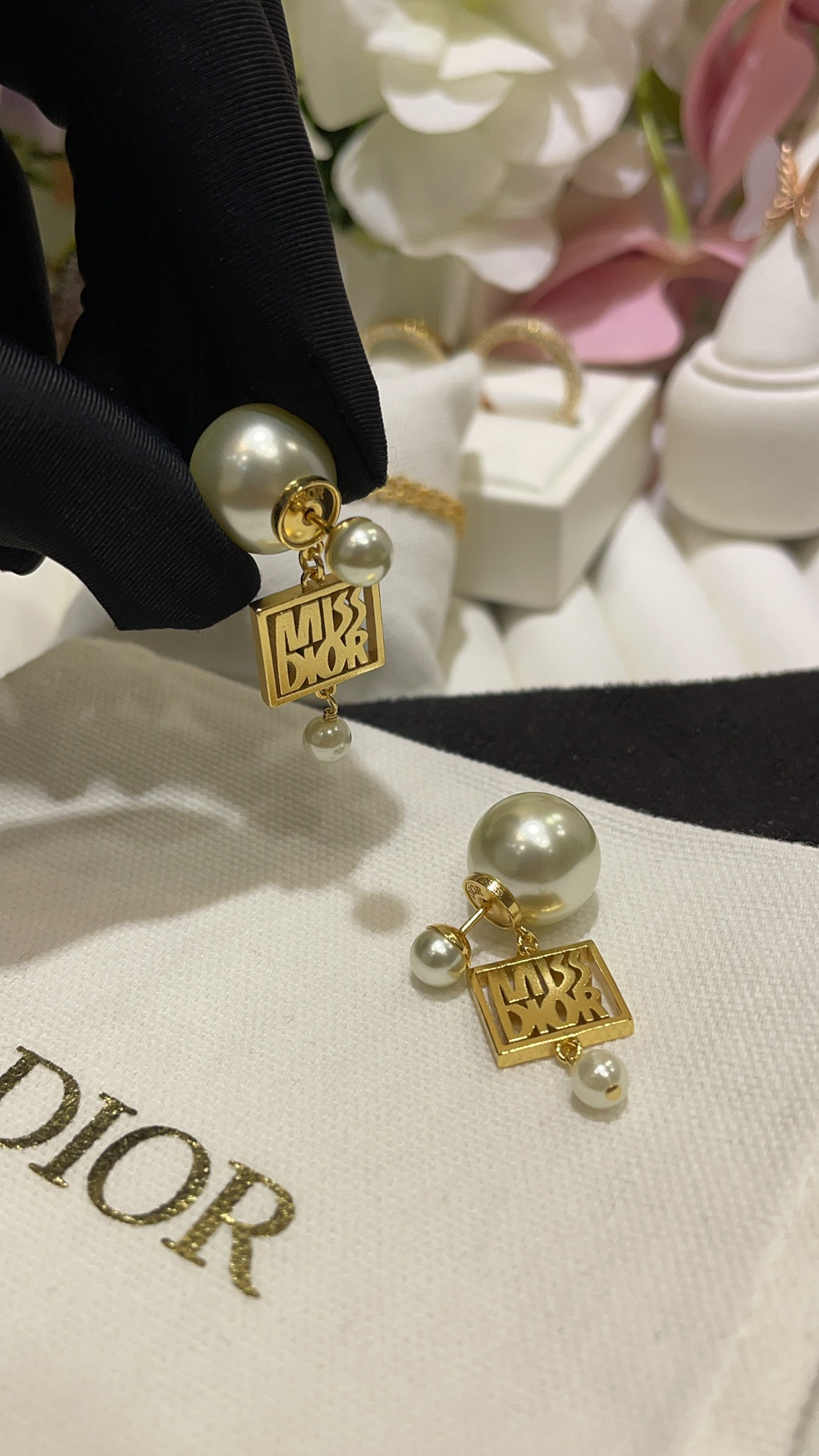 D10r letter square bead earrings