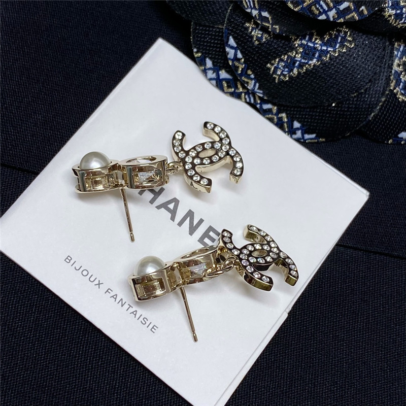 Ch**el round hanging c earrings