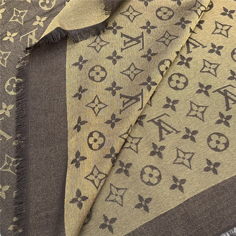 l0vis Vvtt0n lv gold and silver silk shawl