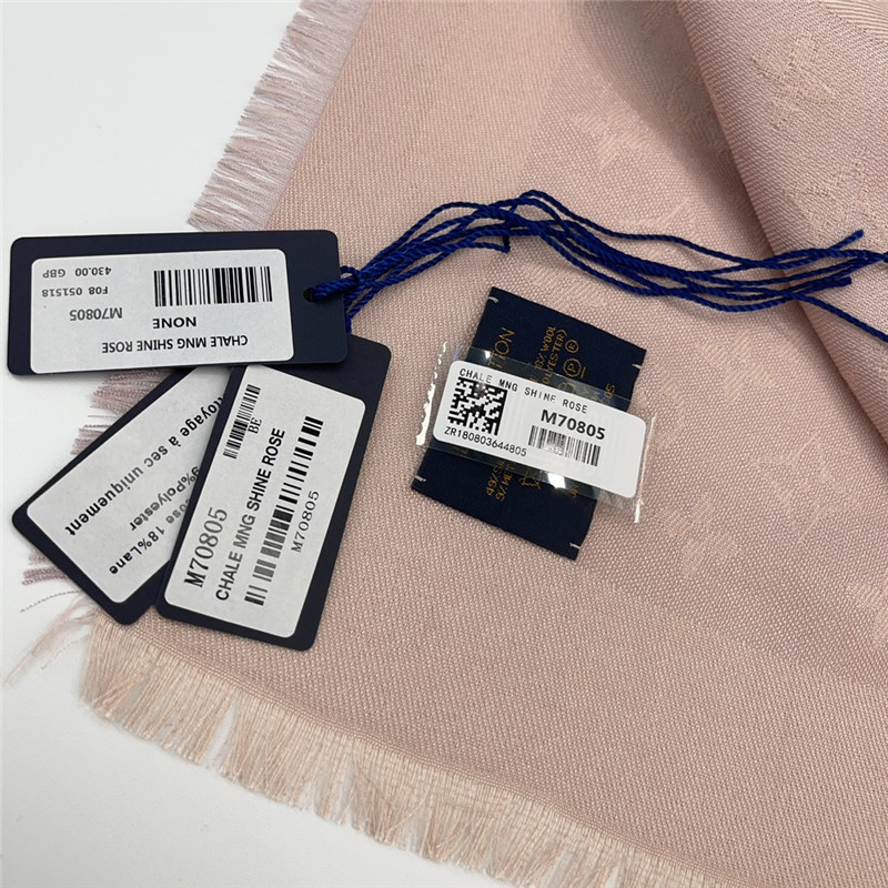 l0vis Vvtt0n lv gold and silver silk shawl