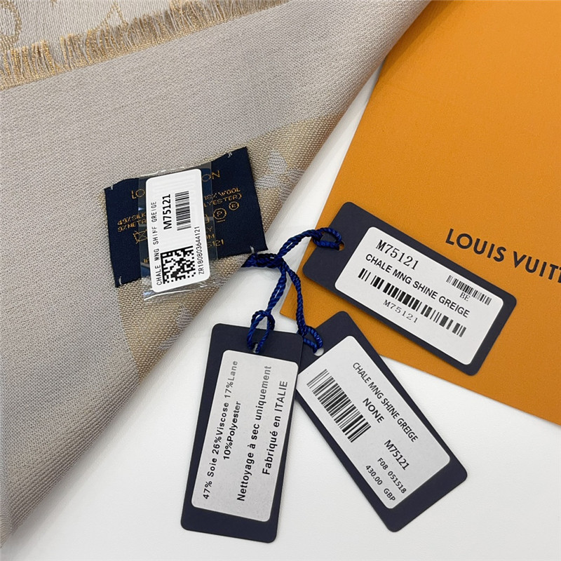 l0vis Vvtt0n lv gold and silver silk shawl