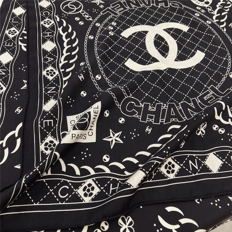 Ch**el chain logo long scarf